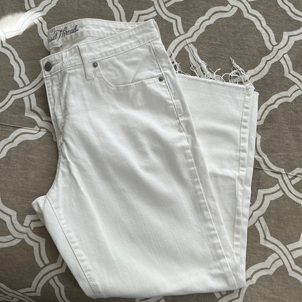 White cropped jeans